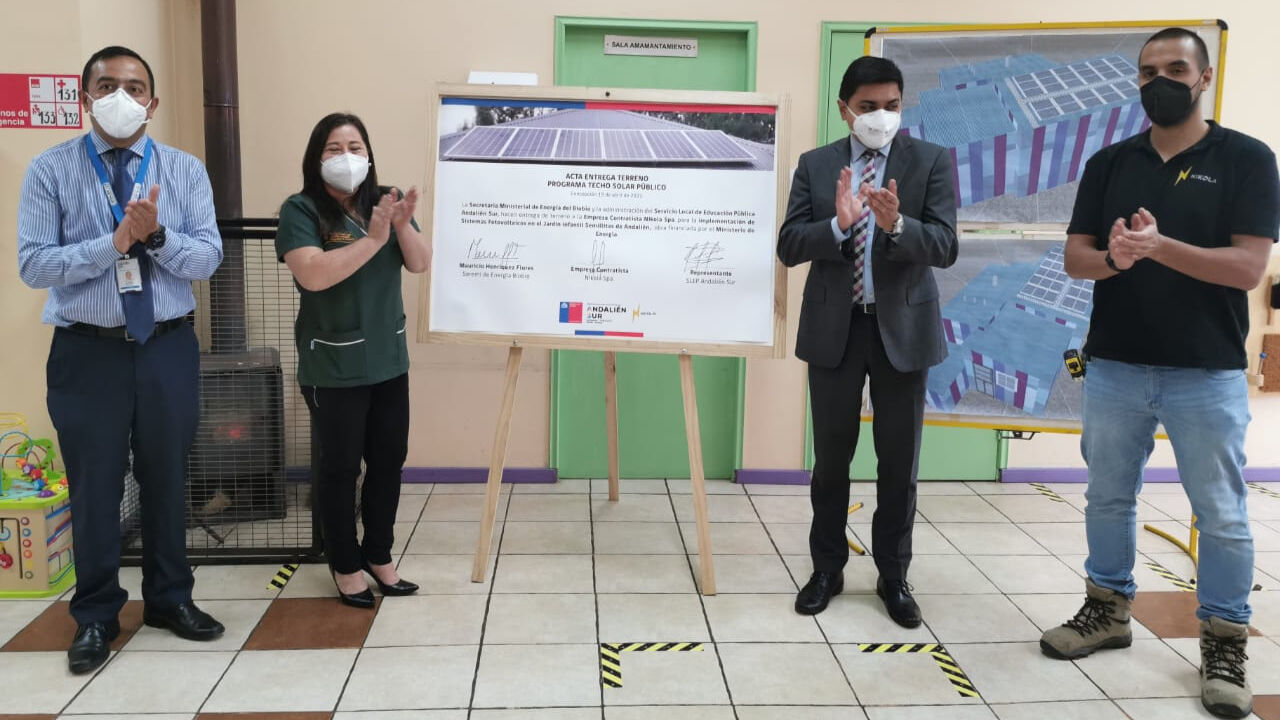 Programa Techos Solares Públicos llevará energía fotovoltaica a