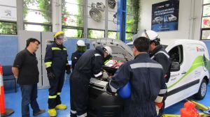Chile acelera hacia la electromovilidad: crecen los autos eléctricos y también la demanda por técnicos especializados Chile acelera hacia la electromovilidad: crecen los autos eléctricos y también la demanda por técnicos especializados
