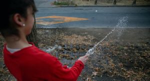 Sobregiro de agua de los chilenos