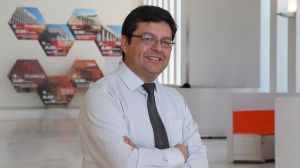 Dr. Lorenzo Reyes-Bozo Dr. Lorenzo Reyes-Bozo