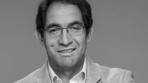 Dr. Héctor Valdés-González