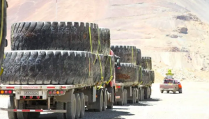 Traslado de neumáticos mineros Traslado de neumáticos mineros