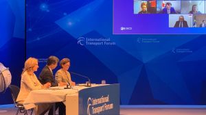 Ministra Hutt destacó compromiso de Chile por la electromovilidad en cumbre OCDE Ministra Hutt destacó compromiso de Chile por la electromovilidad en cumbre OCDE
