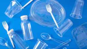 No más utensilios ni envases plásticos de un solo uso en Chile: aprueban ley que los prohíbe No más utensilios ni envases plásticos de un solo uso en Chile: aprueban ley que los prohíbe