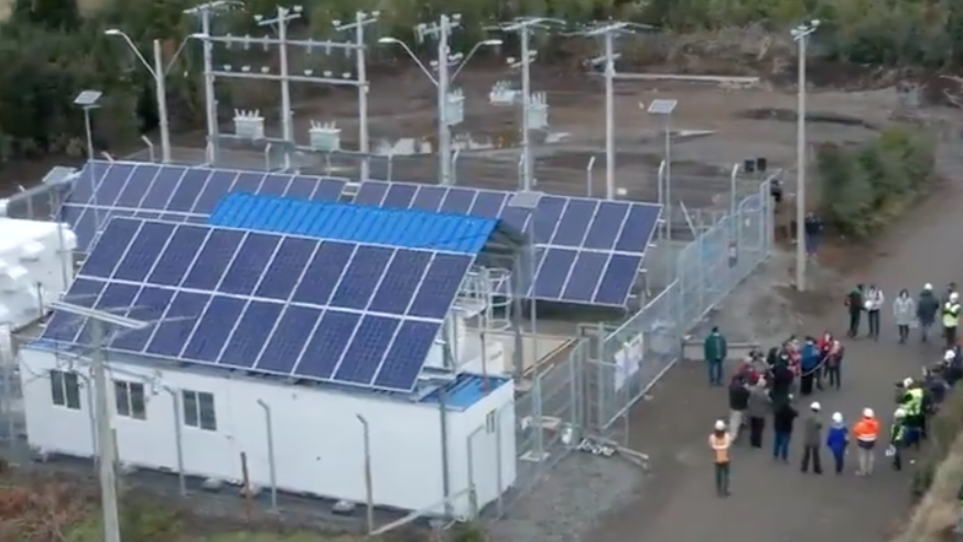 Inauguran proyecto de electrificación fotovoltaico en Isla Chaullín que no contaba con suministro eléctrico continuo