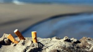 Ley prohíbe fumar y arrojar filtros de cigarrillos en playas de mar, ríos y lagos de Chile Ley prohíbe fumar y arrojar filtros de cigarrillos en playas de mar, ríos y lagos de Chile