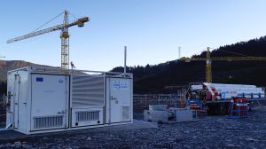 Realizan montaje con grúa torre que utiliza hidrógeno para su generador portátil Realizan montaje con grúa torre que utiliza hidrógeno para su generador portátil
