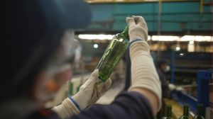 Impulsan inédito proyecto en Chile de reciclaje de vidrio laminado para crear envases y botellas de vidrio Impulsan inédito proyecto en Chile de reciclaje de vidrio laminado para crear envases y botellas de vidrio