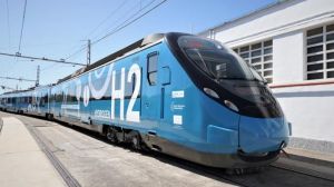 Tren impulsado por hidrógeno inicia pruebas demostrativas en planta de CAF, Zaragoza Tren impulsado por hidrógeno inicia pruebas demostrativas en planta de CAF, Zaragoza