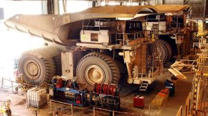 Realizarán conversión de dos camiones de extracción minera a sistema dual que utiliza principalmente gas natural