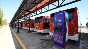 Alrededor de 55 mil usuarios de la zona sur de Santiago tendrán acceso a nueva flota de buses eléctricos de alto estándar Alrededor de 55 mil usuarios de la zona sur de Santiago tendrán acceso a nueva flota de buses eléctricos de alto estándar