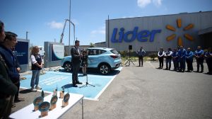 Líder y Colbún inauguran estación de carga eléctrica en La Serena Líder y Colbún inauguran estación de carga eléctrica en La Serena