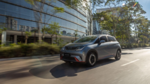 La electromovilidad se acerca al bolsillo de algunos chilenos: BYD presenta el automóvil eléctrico más económico del país