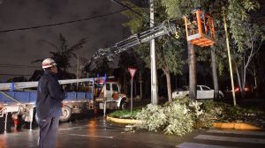 Enel Distribución activa plan de contingencia por evento meteorológico en la Región Metropolitana Enel Distribución activa plan de contingencia por evento meteorológico en la Región Metropolitana