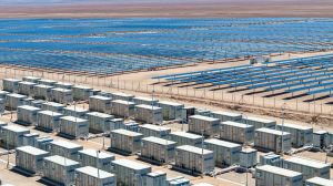 Energía solar para la noche: Innergex inauguró sistema de almacenamiento energético en baterías en Atacama