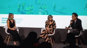 Expertos concuerdan que en Chile existen obstáculos para llegar a una matriz energética 100% limpia a 2050