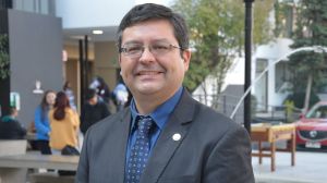 Dr. Lorenzo Reyes-Bozo Decano de la Facultad de Ingeniería Universidad Autónoma de Chile. Dr. Lorenzo Reyes-Bozo Decano de la Facultad de Ingeniería Universidad Autónoma de Chile.