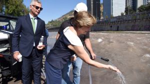 Con tecnología de punta, es posible tomar agua incluso del río Mapocho Con tecnología de punta, es posible tomar agua incluso del río Mapocho