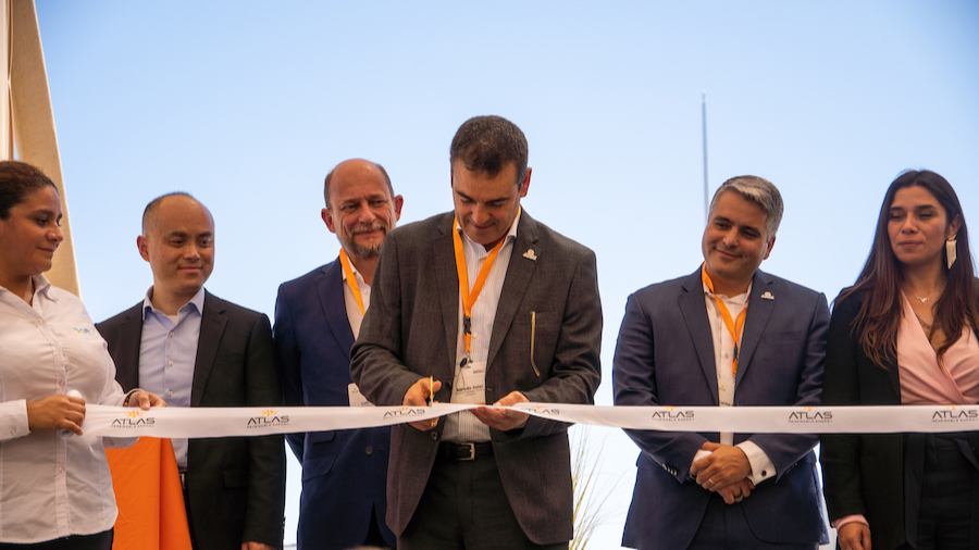 El primer sistema BESS stand-alone a gran escala de Latinoamérica fue inaugurado hoy en pleno desierto de Atacama El primer sistema BESS stand-alone a gran escala de Latinoamérica fue inaugurado hoy en pleno desierto de Atacama