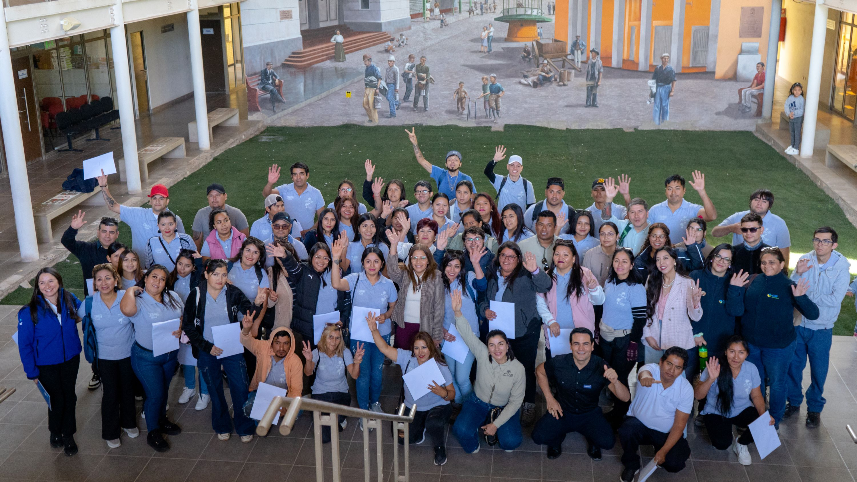 Atlas Renewable Energy capacitó a más de 90 vecinos de María Elena en instalación de parques solares