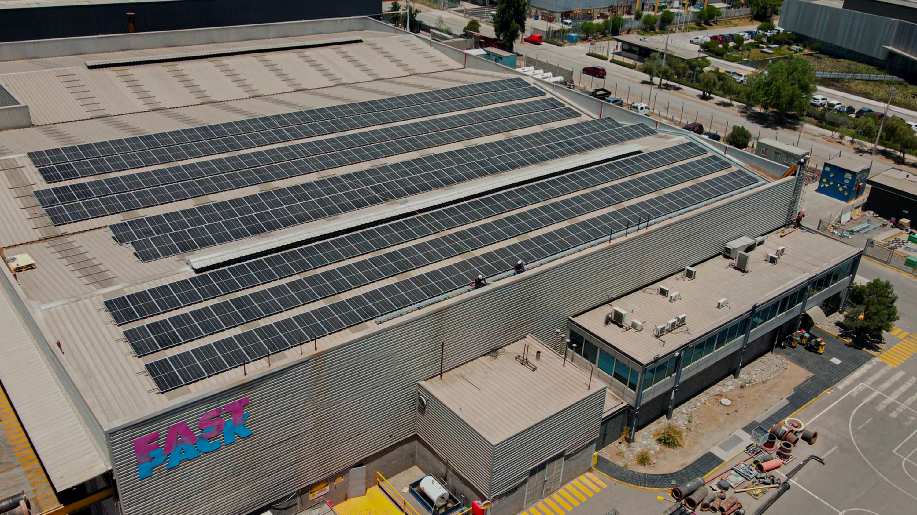 Enel X y Fastpack inauguran planta fotovoltaica para autoconsumo y sistema de gestión de energía en tiempo real