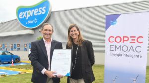 Copec y Walmart Chile sellan acuerdo para suministrar con energía renovable el 80% de su operación nacional